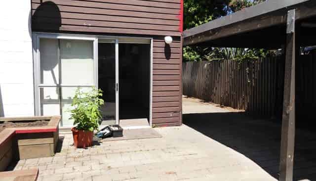 2/21 Huxley Street, Sydenham