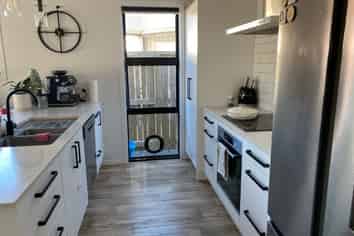 21 Inaka Place, Poike