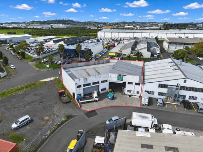 Drive Through Warehouse & Yard - 603sqm