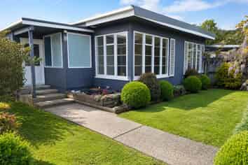 31 Heretaunga Square , Silverstream