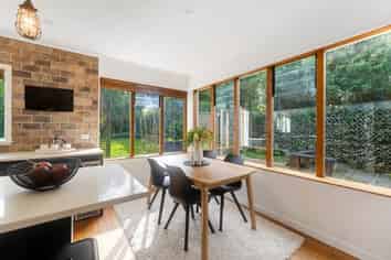16 Forrest Hill Road, Forrest Hill