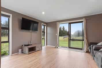 443 Ashley Road, Cust