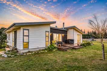 443 Ashley Road, Cust