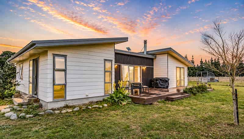 443 Ashley Road, Cust