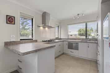 39 Shamrock Street, Takaro