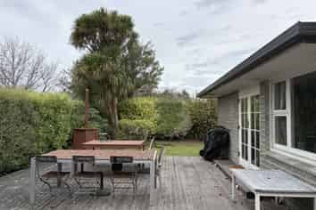 30 Brabourne Street, Hillsborough