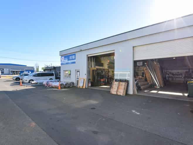 Commercial high-profile site 