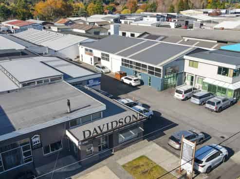 Commercial high-profile site 