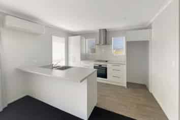 12 Cleaver St, Woodend