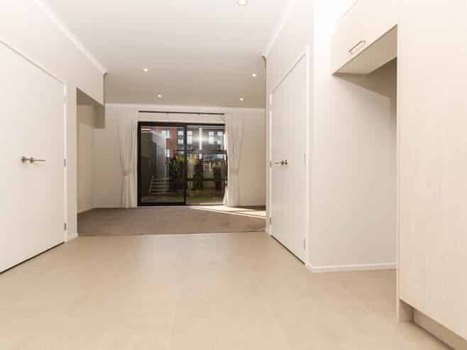 12 Kapia Road, Massey