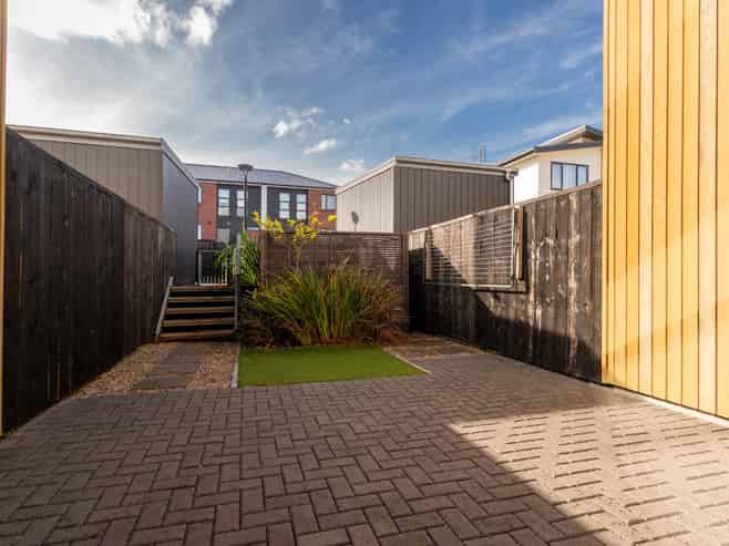12 Kapia Road, Massey