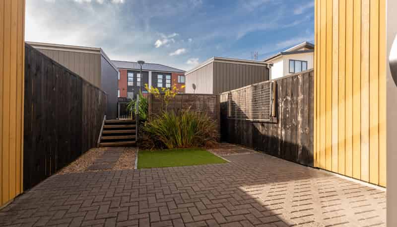 12 Kapia Road, Massey