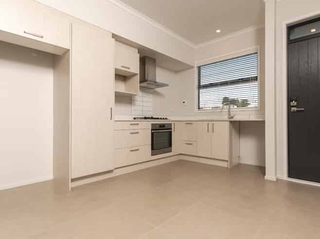 12 Kapia Road, Massey