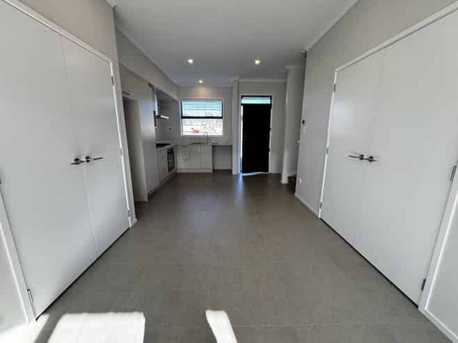 12 Kapia Road, Massey