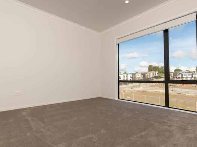 12 Kapia Road, Massey