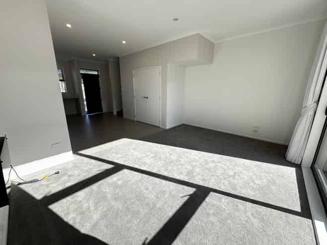12 Kapia Road, Massey