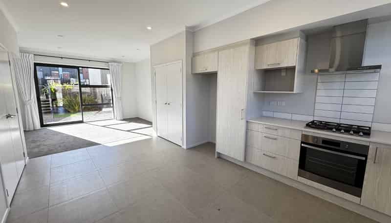 12 Kapia Road, Massey