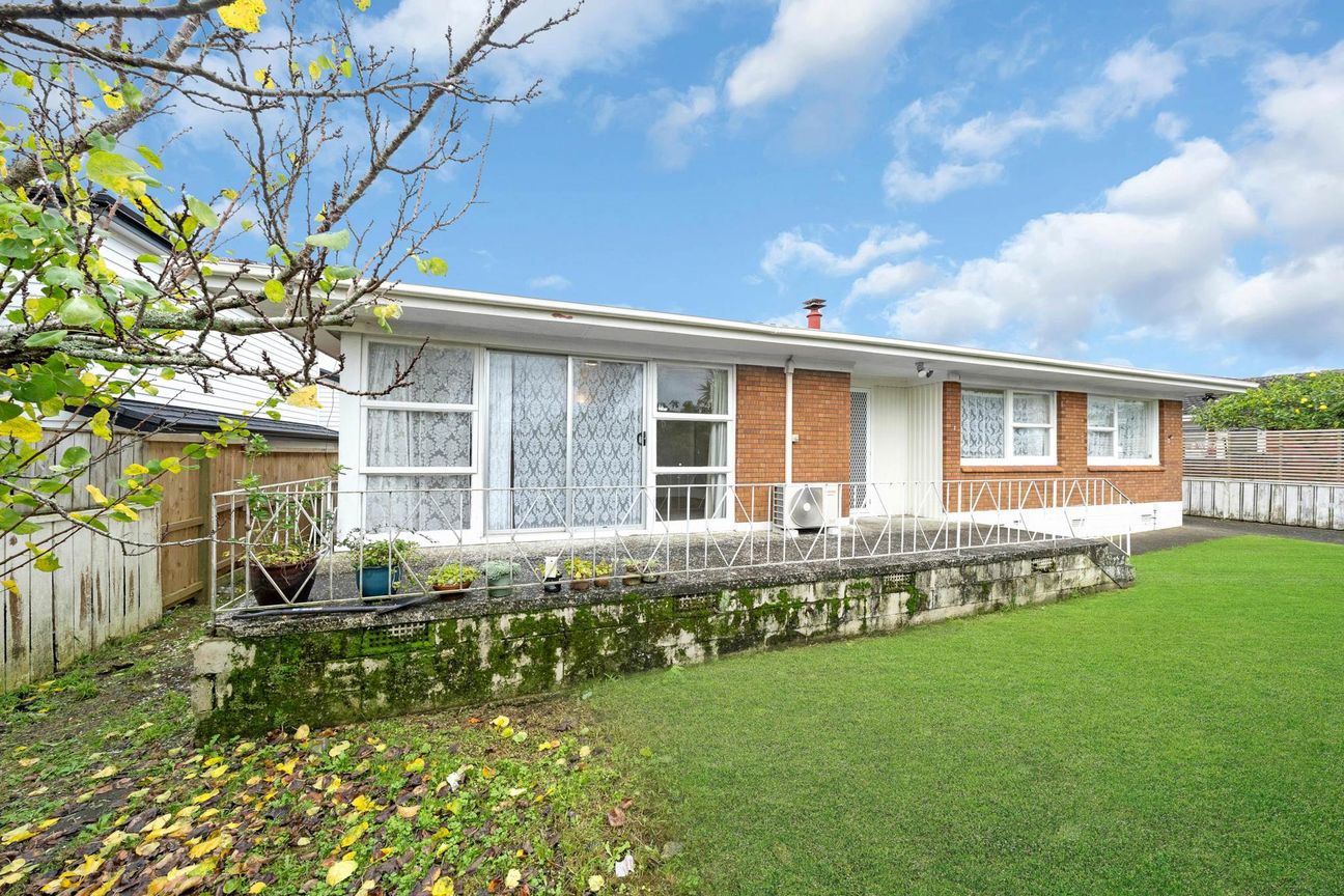 Prime Development Opportunity in Botany Downs - Flere