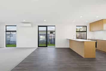 8A Main North Road, Woodend