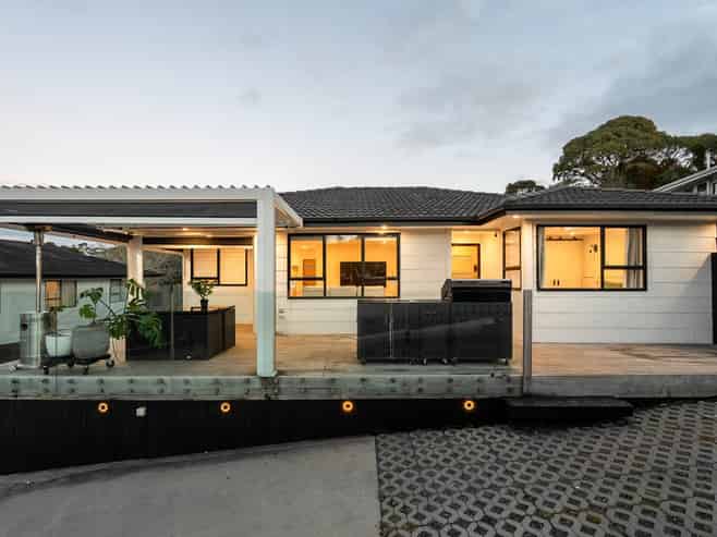 33 Trias Road, Totara Vale