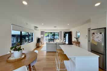 30A Selwyn Crescent, Forrest Hill