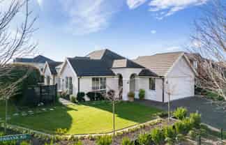 2 Applefield Court, Northwood