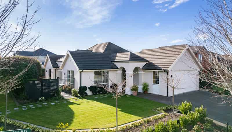 2 Applefield Court, Northwood