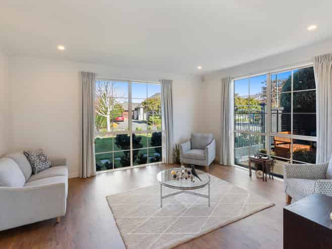 2 Applefield Court, Northwood