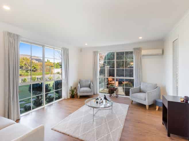 2 Applefield Court, Northwood