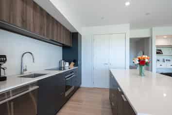 210/33 Beach Road, Tahunanui