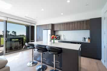 210/33 Beach Road, Tahunanui