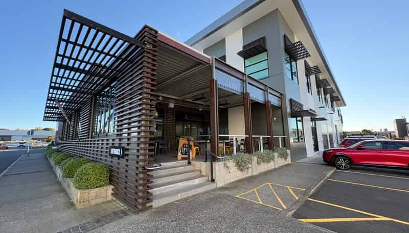 17 Home Straight , Te Rapa
