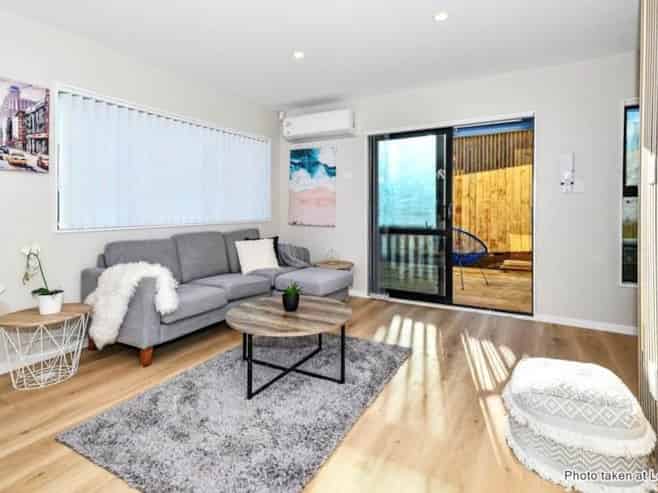 2/27 Landscape Road, Papatoetoe
