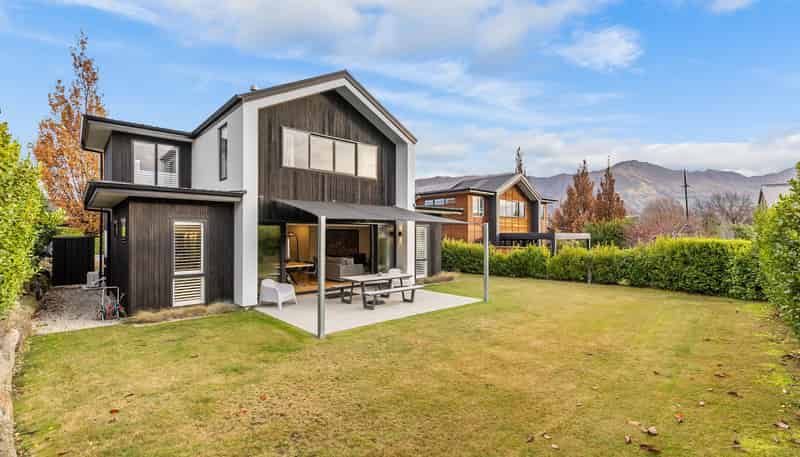 7 Kamahi Street, Wanaka