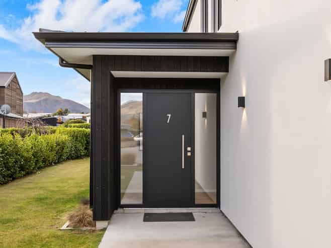 7 Kamahi Street, Wanaka
