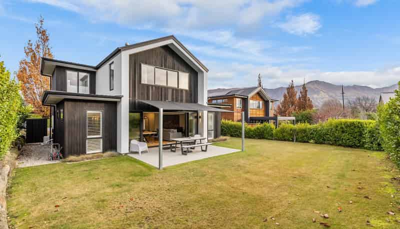 7 Kamahi Street, Wanaka