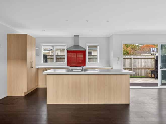 8 Davies Street, Tawa