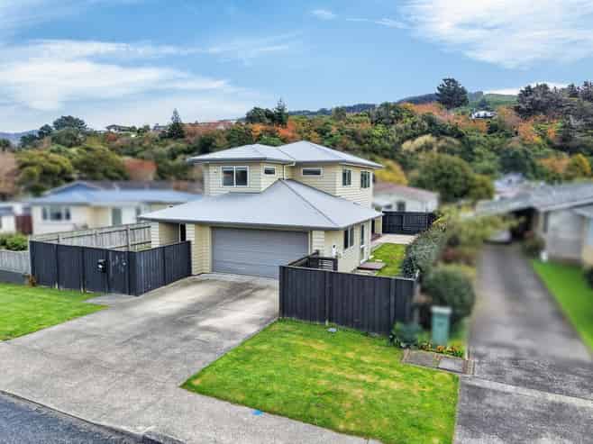 8 Davies Street, Tawa