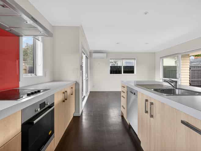 8 Davies Street, Tawa