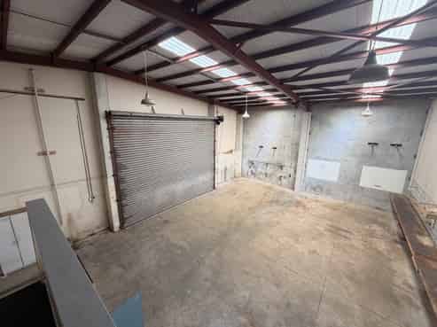 Versatile Warehouse & Office