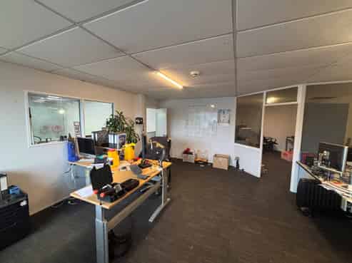 Versatile Warehouse & Office