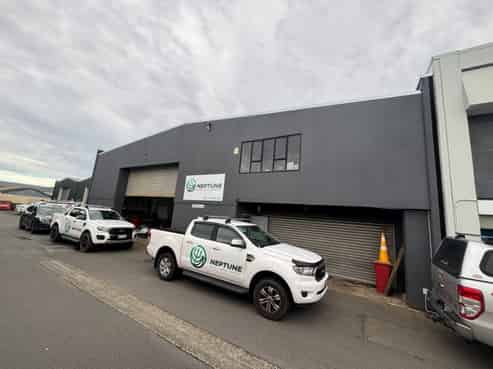 Versatile Warehouse & Office