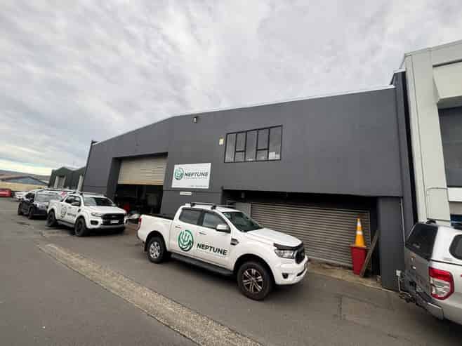 Versatile Warehouse & Office
