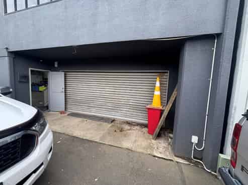 Versatile Warehouse & Office