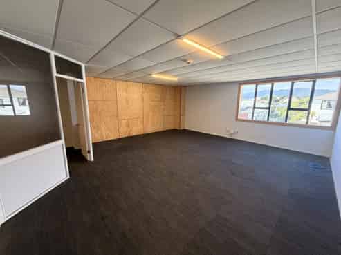 Versatile Warehouse & Office