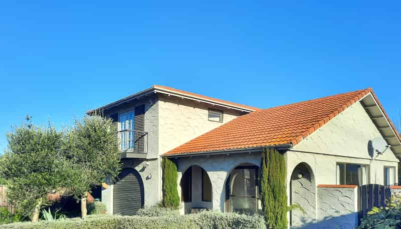 405 Avonhead Road, Avonhead