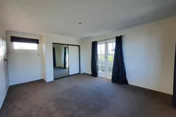 405 Avonhead Road, Avonhead