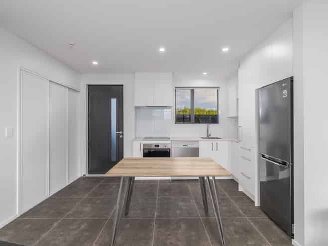 4/9 Milton Street, Somerfield