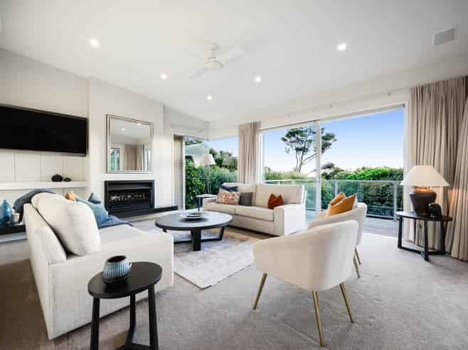 104 Shelter Drive, Greenhithe