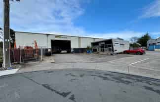 Waiwhakaiho warehouse with gantry